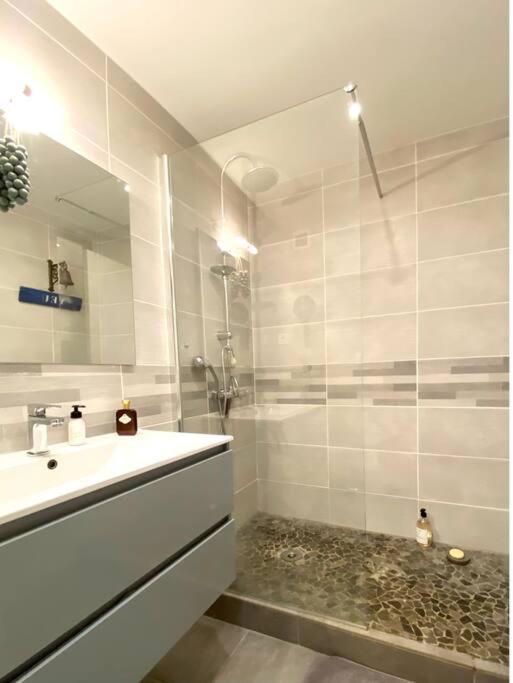 Appartement Chaleureux Entre Zola Et Proce. ナント エクステリア 写真